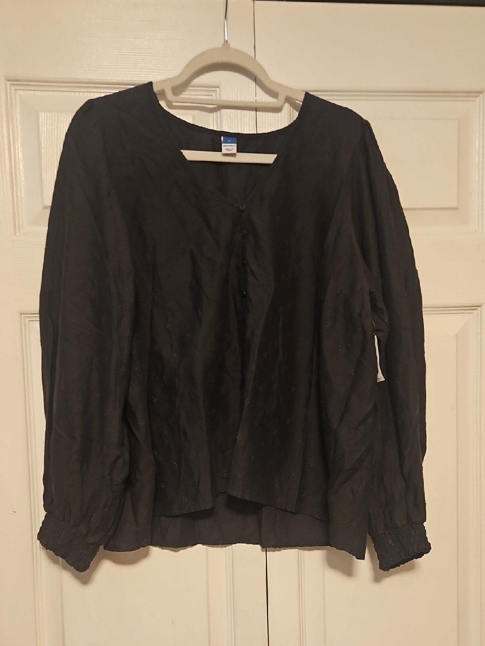 Old Navy Black Long-Sleeve Button-Front Peasant Blouse